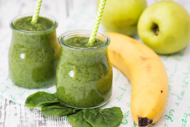 Koktajl owocowo-warzywny: ze szpinaku i banana